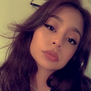 Meet your Posher, Alicia